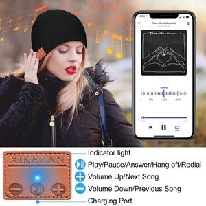 NEW! Black Bluetooth Beanie
